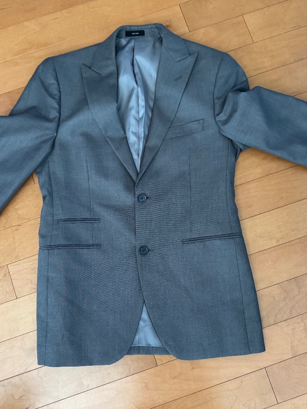 J. Ferrar Blazer Men’s Small Grey 2 button slim fit sport coat
